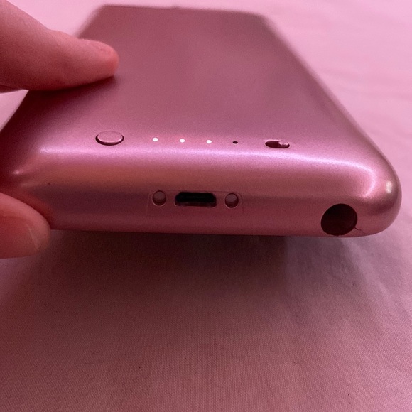 Mophie Charging iPhone Case (iPhone 7/8 plus) - Picture 3 of 3